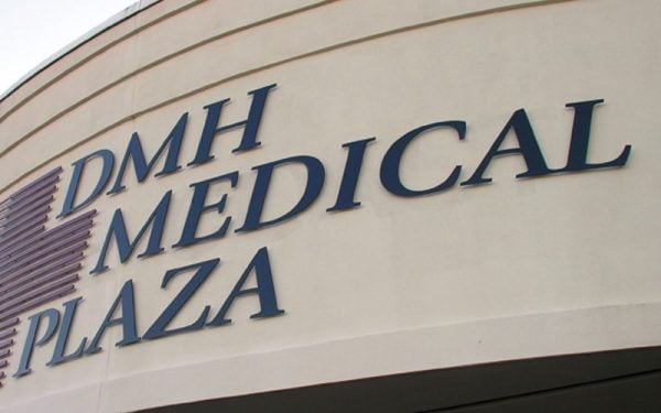 painted-aluminum-metal-letters-medical-plaza-outside-2.jpg